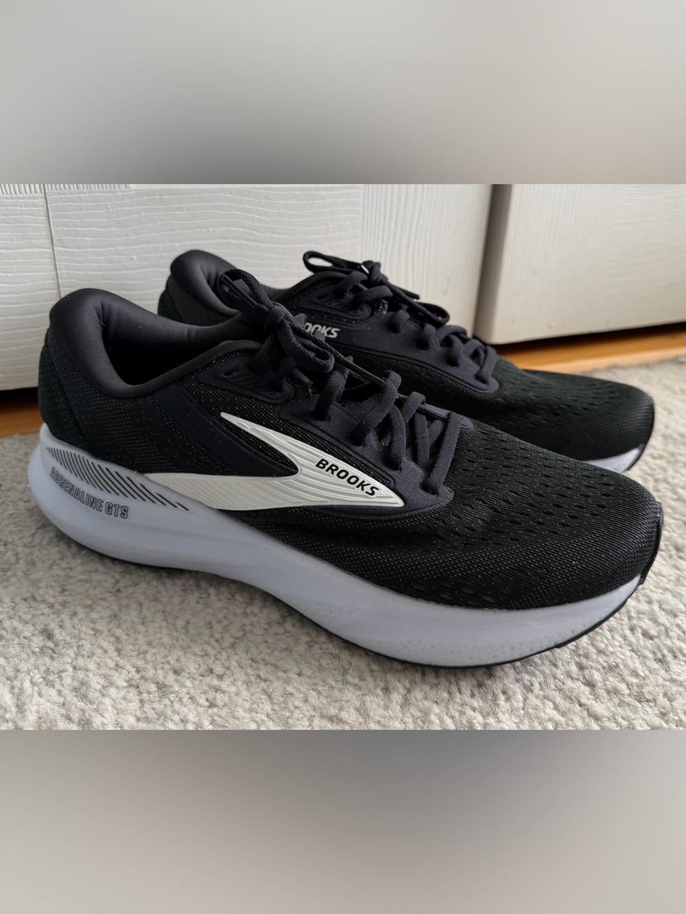 Brooks Men's Black Running Shoes with White Midsole